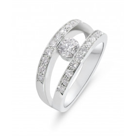  Bague Or blanc 750 sertie d un diamant rond 4.6mm (0,4 carat - couleur E - pureté Si2) 20 diamants 1,5 mm entourage (poid...