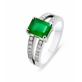  Bague Or Blanc 750 sertie d une Emeraude rectangulaire 8x6 mm 24 diamants 1,2mm Poids total Diamant : 0,185 carat Poids E...