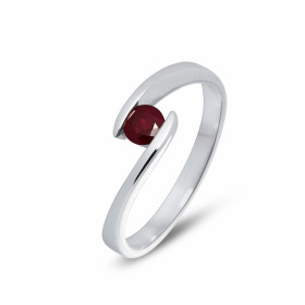 Bague en Or blanc 750 sertie d&#39;un rubis rond de 4mm de diamètre (0,25 carat). Serti demi clos. Corps croisé. Largeur d...