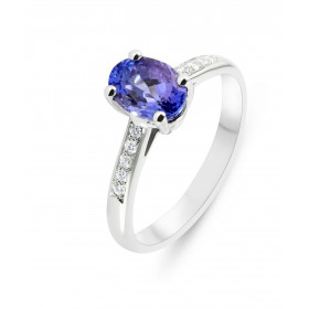 Bague Or Blanc 750 Solitaire Tanzanite et Diamant. Cette bague est sertie d&#39;une Tanzanite Ovale de 8x6mm (1.2 carat) e...