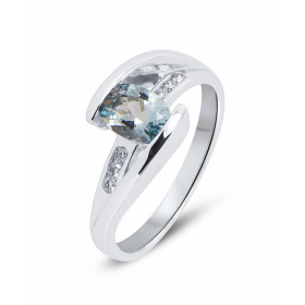  Bague Or Blanc 750 Aigue marine Cette bague est sertie d une Aigue Marine ovale 7x5mm (0,65carat) L entourage est composé...