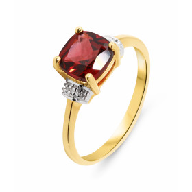 Bague Grenat Diamant Or 375 2 tons La pierre centrale est un grenat taille coussin 7x7mm Elle est maintenue sur cette mont...