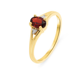 Bague Or Jaune 375 Grenat Ovale 6x4mm diamant Cette bague est composée : 1 Grenat Ovale 0.5 carat serti à griffes 2 Diaman...