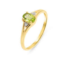 Bague Or Jaune 375 Péridot Ovale 6x4mm diamant Cette bague est composée : 1 Péridot Ovale 0.5 carat serti à griffes 2 Diam...
