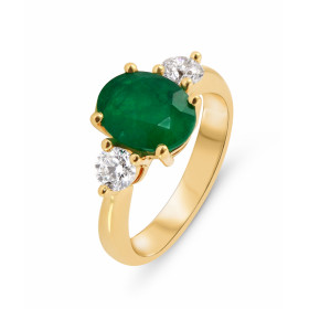  Bague Or Jaune 750 sertie d une Emeraude ovale 10x8mm 2 diamants 0.30carat Poids émeraude : 2.45 carats Poids diamants : ...