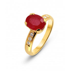 Bague en Or Jaune 750 sertie d&#39;un Rubis ovale de 9x7mm (2.4 carats) et de 6 diamants de 1,8mm de diamètre pour un poid...