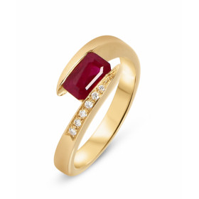  Bague Or Jaune 750 Rubis Rubis rectangulaire 7x5mm (0.9 carat) 6 Diamants pour un poids total 0,05 carat qualité H Si Lar...