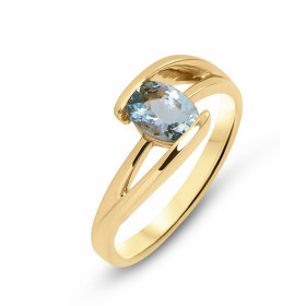  Cette bague est sertie d une aigue marine ovale mesurant 7x5mm Le poids pierre est 0,6 carat Elle est maintenue par un se...