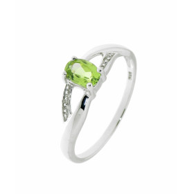 Bague Péridot Diamant Or Blanc 375 Cette bague Or 375 est sertie d un Péridotovale La pierre central mesure 6x4mm, elle es...