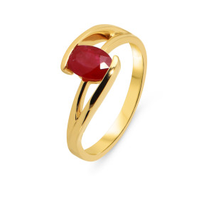  Bague Or jaune sertie d un Rubis ovale 7x5mm Largeur monture (vue dessus) : 8,4mm Poids Rubis : 0.9 carat 