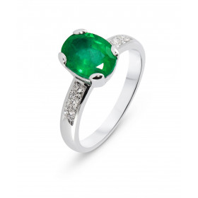  Bague Or Blanc 750 sertie d une émeraude ovale 9x7mm (2 carats) 6 diamants 1,8mm diamètre pour un poids total 0,15 carat ...