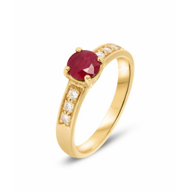  Bague Or Jaune sertie d un Rubis AAA rond 5.5mm diamètre 6 diamants Poids Diamant : 0,125 carat Qualité Diamant : G Si Po...