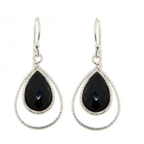 Boucles d'oreilles Pendantes en Argent et Onyx. Ces boucles d'oreilles sont serties de pierres facettées taillées en poire...