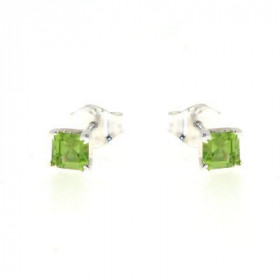 Boucles d'oreilles Argent 925 Péridot serties de pierres carrées de 4x4mm. 