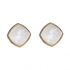 Boucles d oreilles clou argent rhodié doré forme carré nacre 8x8mm Système d attache : poussette belge