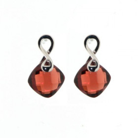 Boucles d oreilles Grenat Or Blanc 750 Ces jolies pierres taillées coussin mesurent 6x6mm Les dimensions d une boucle d or...