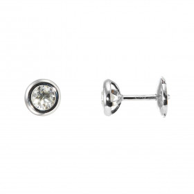 Boucles d&#39;oreilles en Or Blanc serties de deux diamants de 4.2mm de diamètre. Diamètre du Motif en Or Blanc : 7mm. Sys...