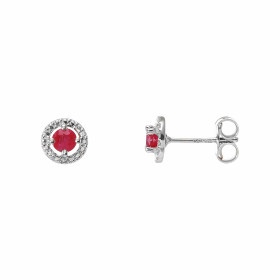 Boucles d oreilles Or Blanc 750/1000 composées d un Rubis 3x3mm entourée diamants Dimensions boucle : 6mm diamètre Système...