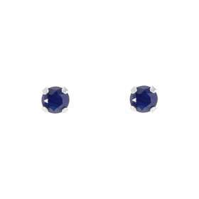 Boucles d'oreilles Or Blanc 750 Saphir 4mm. Boucles d'oreilles type puces en Saphir. Pierres rondes de 4mm de diamètre (0,...