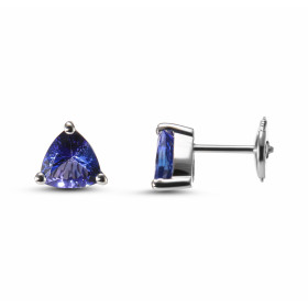 Boucles d&#39;oreilles Or Blanc 750 Tanzanite Trillion 6.5mm. Pierres taille trillion de 6.5mm de coté. Serti à griffes. S...