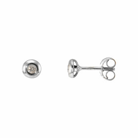 Boucles d'oreilles en Or Blanc serties de 2 Diamants de 0,022 carat (Couleur K - Pureté P1). Motif pneu de 5mm de diamètre...