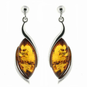 Boucles d'oreilles Pendantes Ambre et Argent 925. Boucles d'oreilles en Argent 925 et Ambre couleur cognac. Ambres taillée...