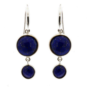 Boucles d&#39;oreilles en Argent 925 et Lapis Lazuli. Ces boucles d&#39;oreilles pendantes sont serties de pierres taillée...