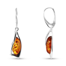 Boucles d oreilles pendantes argent 925 forme contemporaine composées d une ambre navette 7x16mm Largeur : 9mm Longueur to...