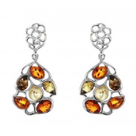 Boucles d'oreilles pendantes en argent composées d'ambre de couleur miel, cognac et verte. Système d'attache : poussette b...