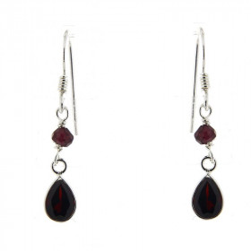 Boucles d oreilles Argent Grenat Grenat taille poire 8x6mm Grenat facetté 3mm diamètre Longueur des boucles : 3,8cm Systèm...