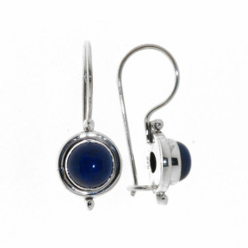 Boucles d'oreilles Argent 925 Lapis lazuli serties de pierres de 7mm de diamètre. Longueur : 26 mm. 