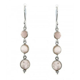 Boucles d'oreilles Argent 925 Quartz rose serties de pierres rondes de 5, 6 et 7mm de diamètre. Longueur : 5cm. 