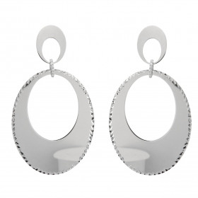 Boucles d'oreilles pendantes en argent rhodié composées de 2 ovales dont le plus grand est ciselé sur le contour. Un annea...