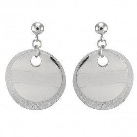 Boucles d'oreilles pendantes en argent rhodié composées d'un cercle ondulé lisse et un cercle ondulé satiné. Largeur : 30m...