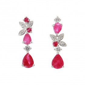 Boucles d'oreilles Pendantes Asymétriques en Or Blanc 750 Rubis et Diamant