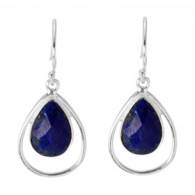 Boucles d'oreilles Pendantes en Argent et Lapis Lazuli. Ces boucles d'oreilles sont serties de pierres facettées et taillé...