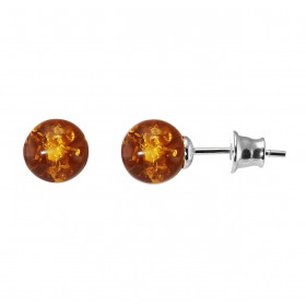 Boucles d oreilles puces argent composées d une boule d ambre 8mm diamètre Système d attache : poussette Dimension : 8x8mm