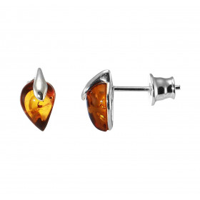 Boucles d oreilles puces argent composées d une ambre forme goutte 6x8mm Ambre couleur cognac Système d attache : poussett...