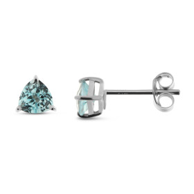 Puces d oreilles Topaze Bleue Traitée Or Blanc 375 Ces boucles sont serties pierres triangulaires 5x5mm les Topazes Bleues...