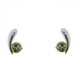 Boucles d'oreilles Argent 925 Péridot serties de pierres de 3,5mm de diamètre. Dimensions du motif: 8x5mm. 