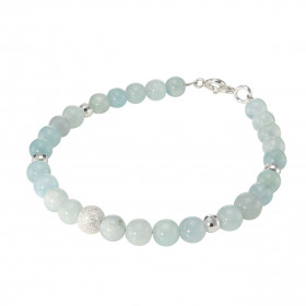 Bracelet Aigue Marine 6mm Argent Ce bracelet est composé pierres 6mm, 4 perles facettées Argent 4mm diamètre d une perle a...