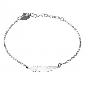 Bracelet en argent rhodié avec une plume de 5,5x26mm. Longueur ajustable de 16,5 à 20cm. Largeur : 5,5mm