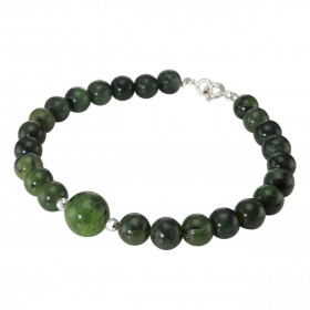 Bracelet Jade 6-10mm et Argent. Ce bracelet est composé de pierres de 6mm et d'une pierre de 10mm en son centre. Elle est ...