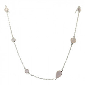 Collier Argent 925 et Quartz Rose. Collier composé d'une chaine forcat et de 6 pierres facettées de formes differentes. Lo...