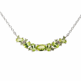  Collier Argent 925 Rhodié Péridot Maille forçat 1.5mm large Longueur du collier ajustable 42 à 46cm Motif central serti p...