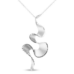 Collier argent rhodié composé d un pendentif forme ruban satiné ciselé sur le bord Dimension du pendentif : 22x50mm Chaîne...