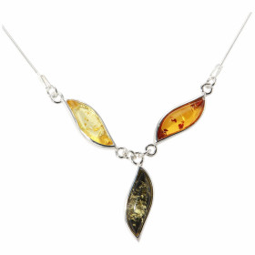 Collier Argent 925 et Ambre multicolore. Longueur : 47cm. Dimensions du motif : 5 x 4cm. 