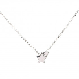 Collier argent rhodié composé 2 étoiles pleines Dimension : 9x9mm 5x5mm Chaîne maille forçat : 1,7mm d épaisseur Longueur ...