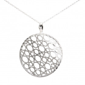 Collier argent rhodié un pendentif circulaire ondulé 4cm diamètre La partie centrale est mat le tour ciselé Longueur ajust...