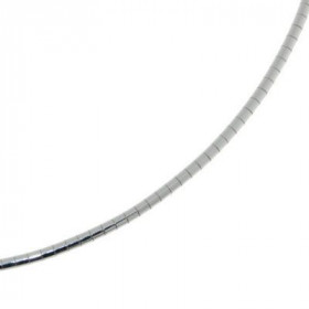 Collier câble semi rigide en Argent 925. Maille oméga de 1,8mm de diamètre, longueur de la chaine : 40cm